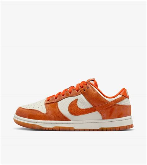 dunk low total orange